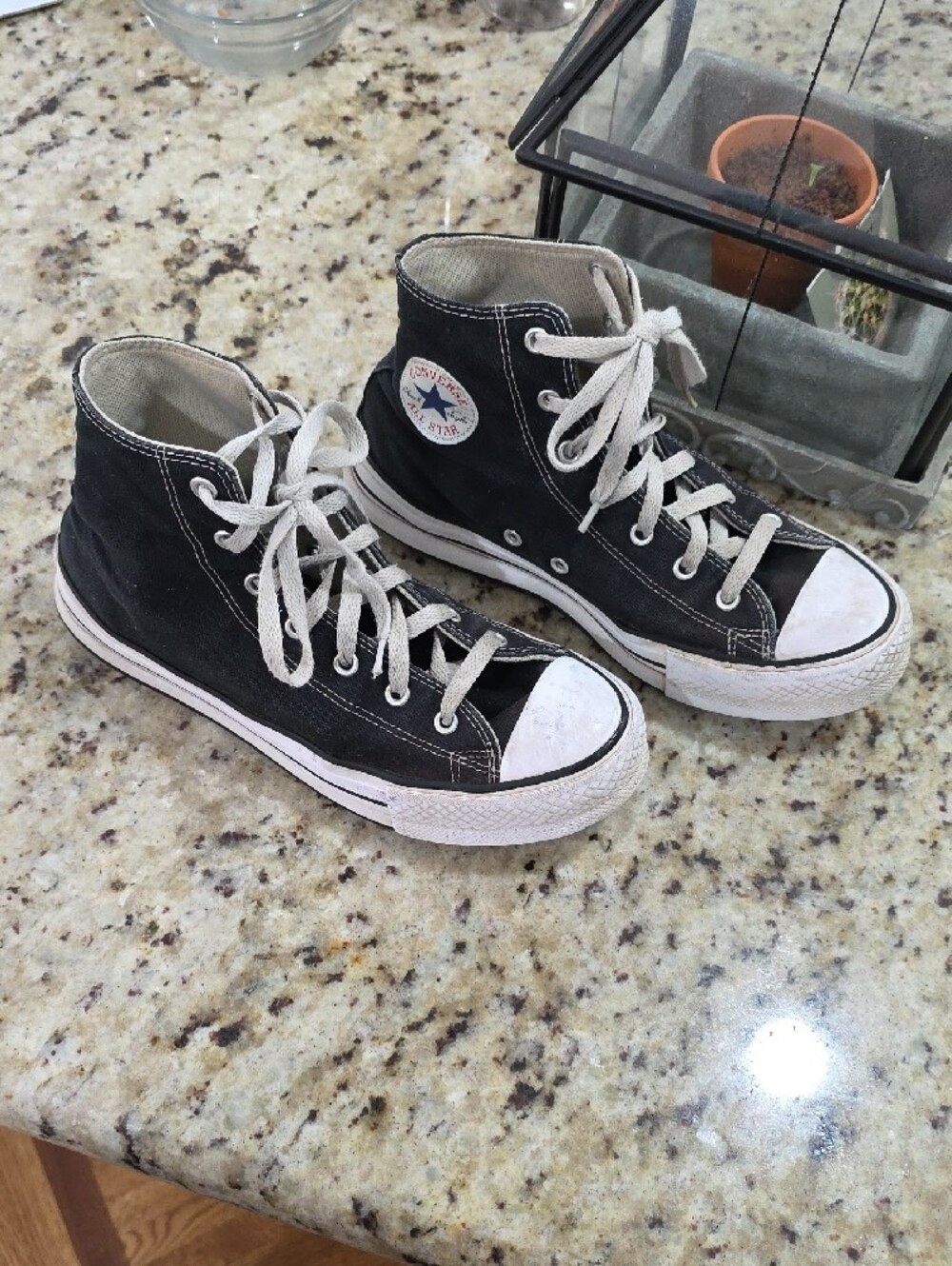 Converse All Star Women's Black and White High-Top Sneakers Size 8 - Picture 2 of 7